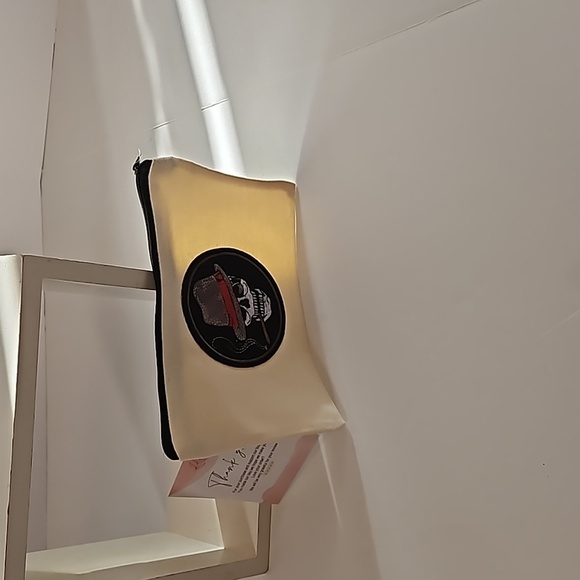 Hand Crafted Multi-use Bag Beige Zipper Pencil Case Skull Motif Iron-on Patch - Picture 16 of 17